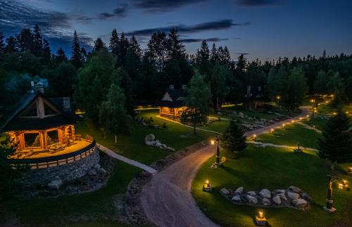 Luksusowy domek z jaskinią SPA Osada Jaworzyny — Tokarnia — photo 3