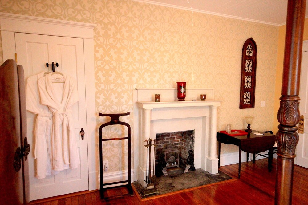 The Inn at Glen Alpine - photo 22