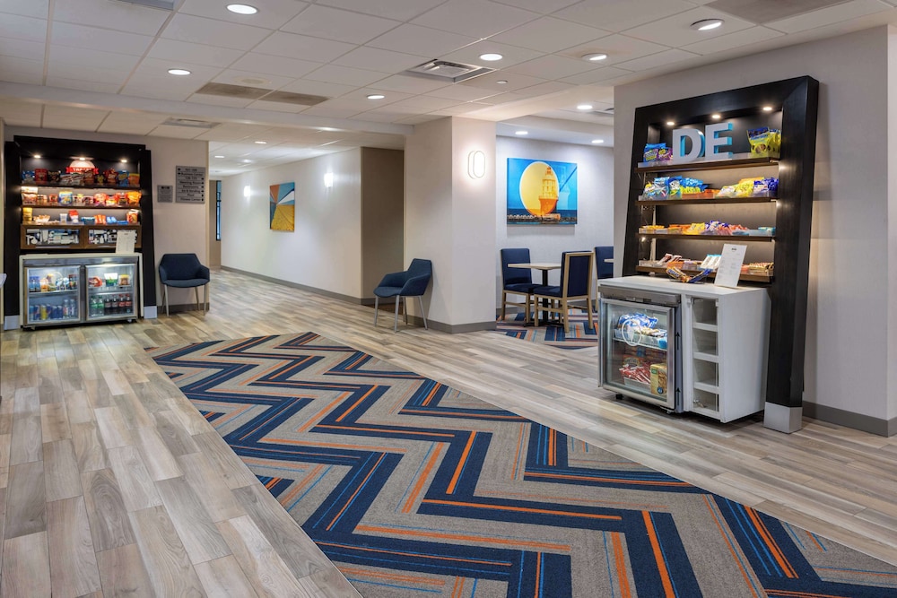 Hampton Inn Milford - photo 51