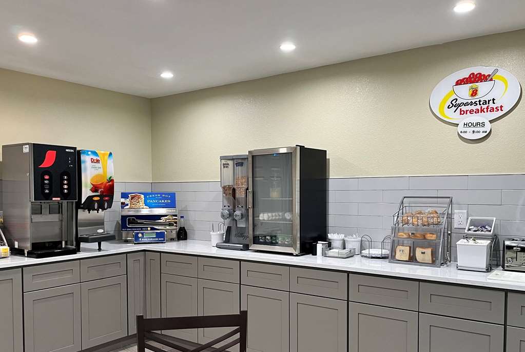 Super 8 by Wyndham Indianapolis Emerson Ave - photo 20