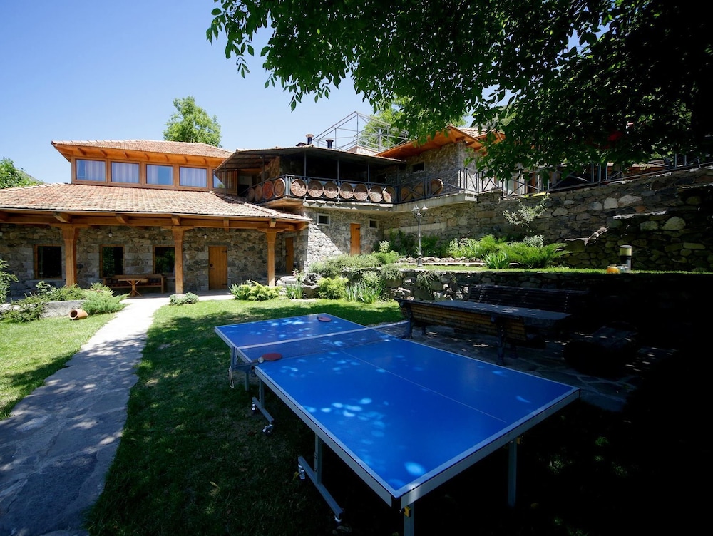 Vardzia Resort