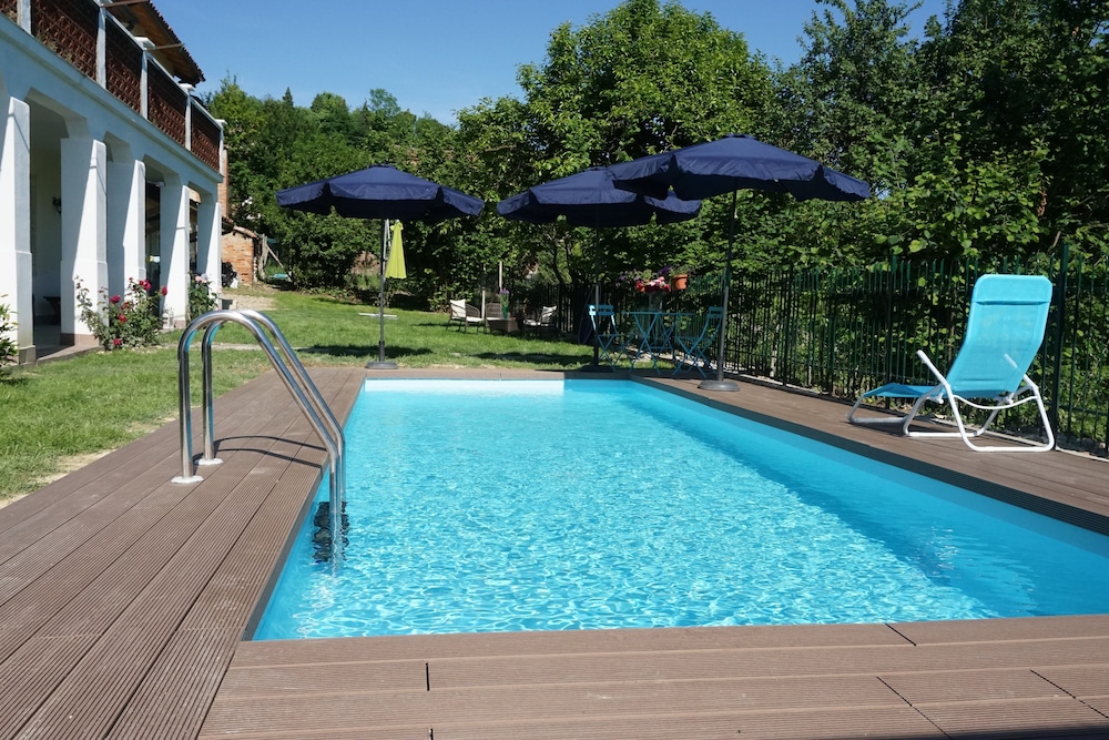 La Casa Blu Bed & Breakfast — 4-Star Luxury Hotel in Calliano, Italy