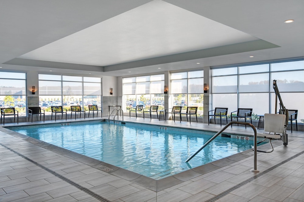 Courtyard by Marriott Hamilton - photo 16