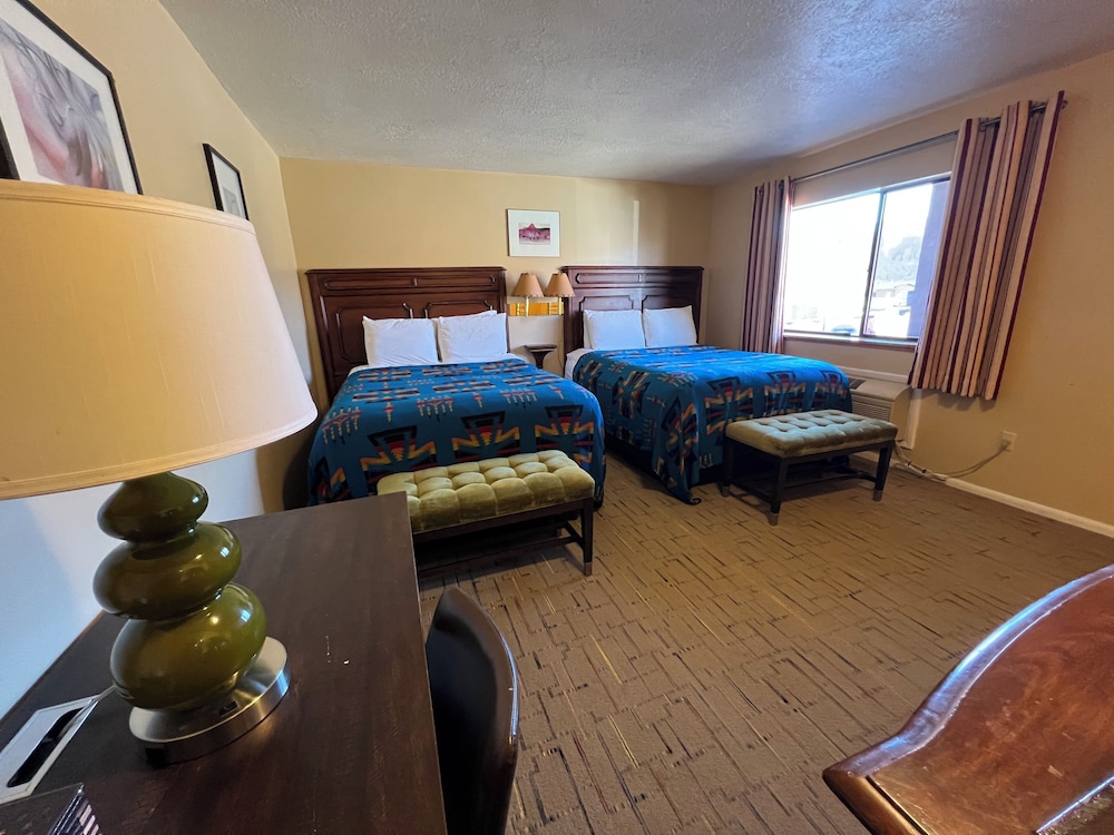 The Rim Rock Inn - photo 18