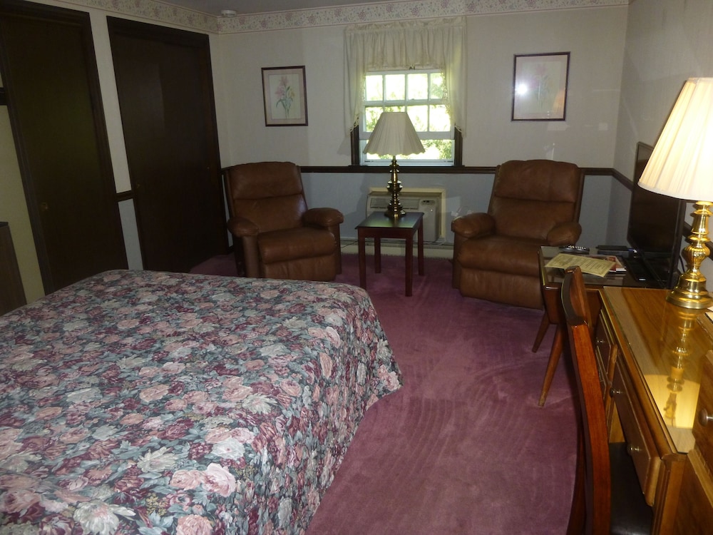 Smoketown Inn - photo 11