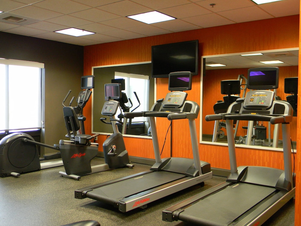Holiday Inn Express & Suites Huntsville Airport by IHG - photo 12