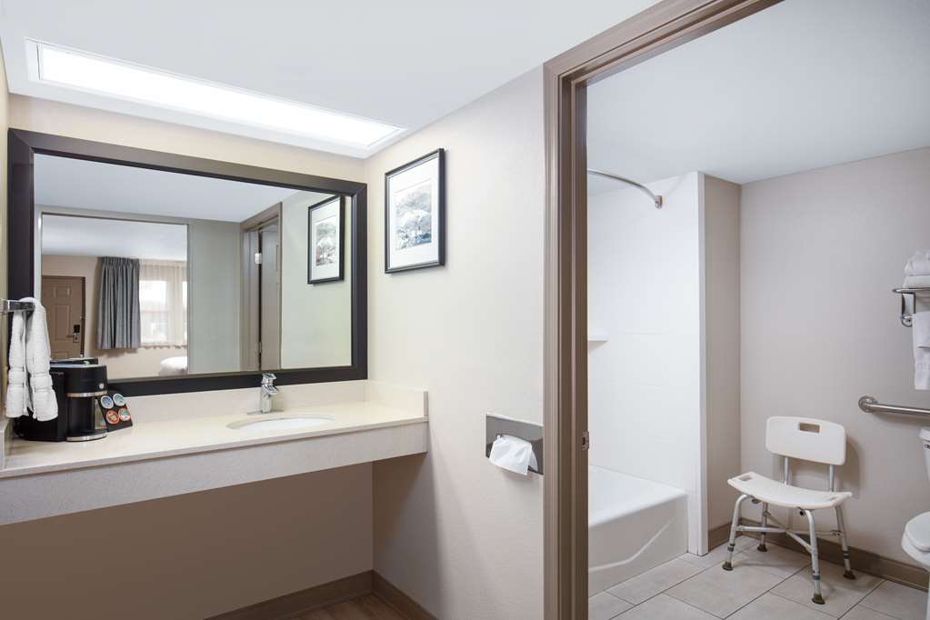 Best Western Plus King's Inn & Suites - photo 25