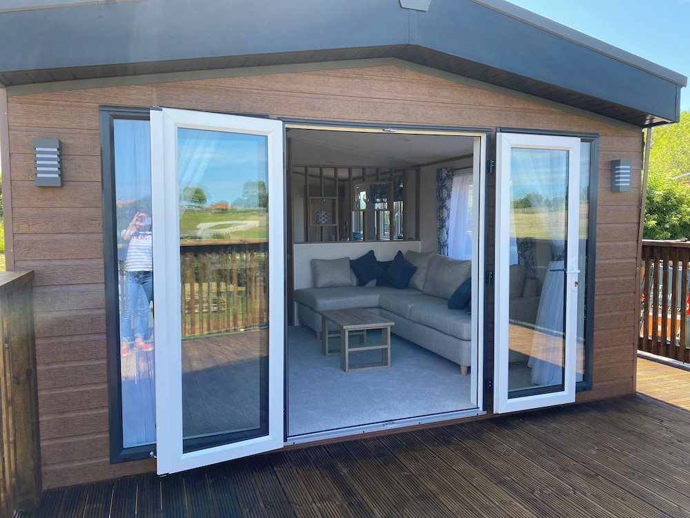 Magnolia Lodge — 4-Star Luxury Hotel in Whitby, United Kingdom
