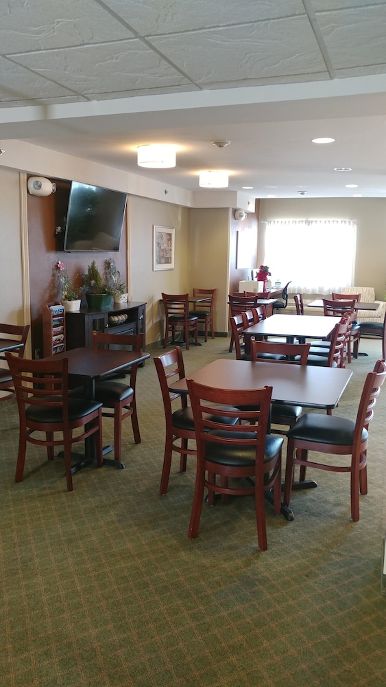 Microtel Inn & Suites by Wyndham Dover - photo 40