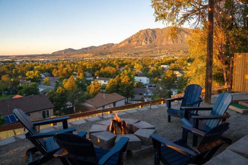 Mountain Views Climbing wall Mini Golf Hot tub in Colorado Springs, United States