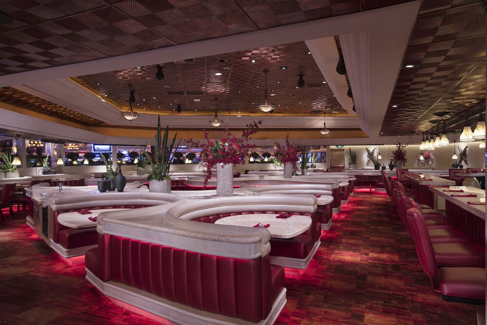 Western Village Inn & Casino by Peppermill Resorts - photo 10