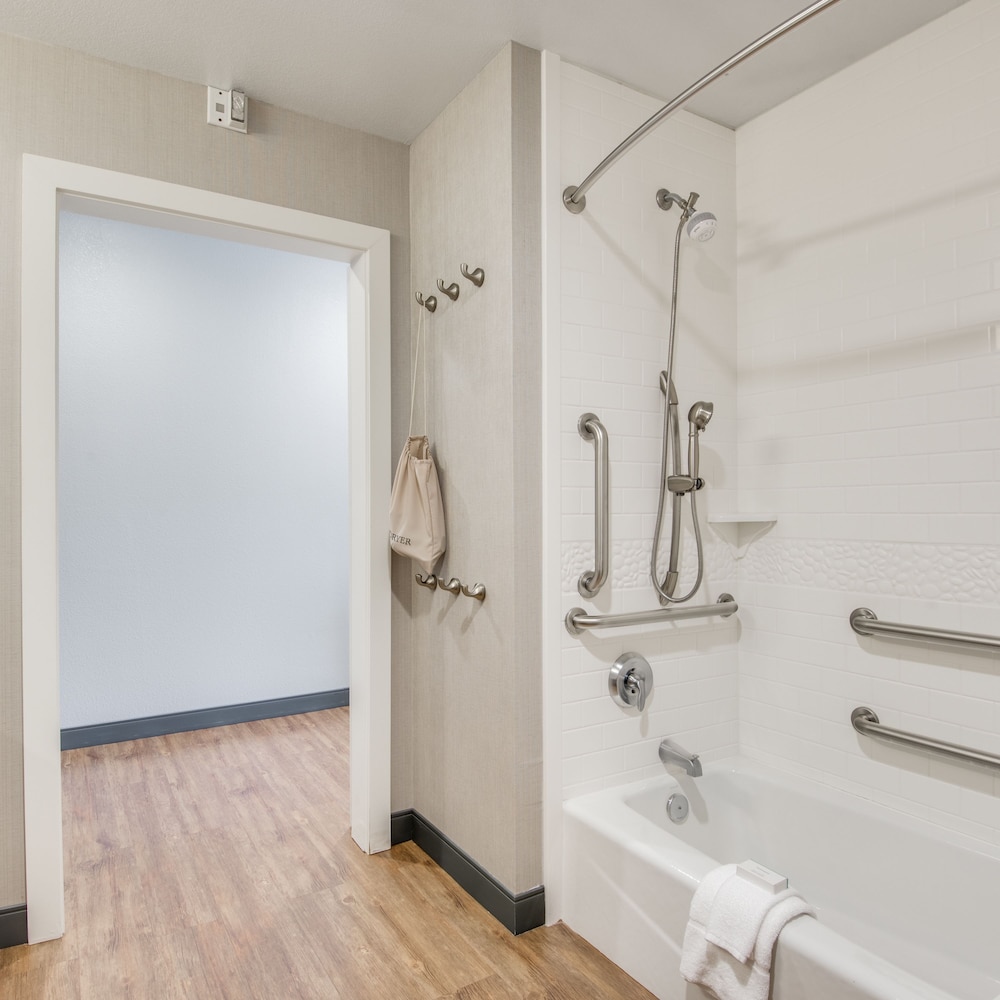 Hampton Inn & Suites Dallas Ft. Worth Airport South - photo 7