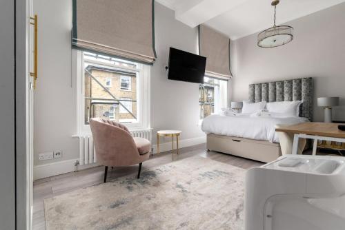 GuestReady Chic Stay near Olympia & Holland Park — 4-Star Luxury Hotel in London, United Kingdom