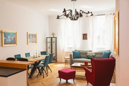 TCF Home Big Apartment with Free Garage — 4-Star Luxury Hotel in Krakow, Poland