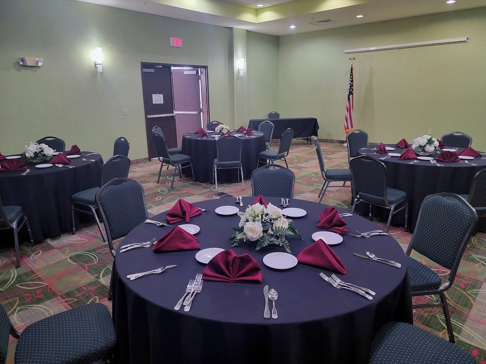 Holiday Inn Garland by IHG - photo 46