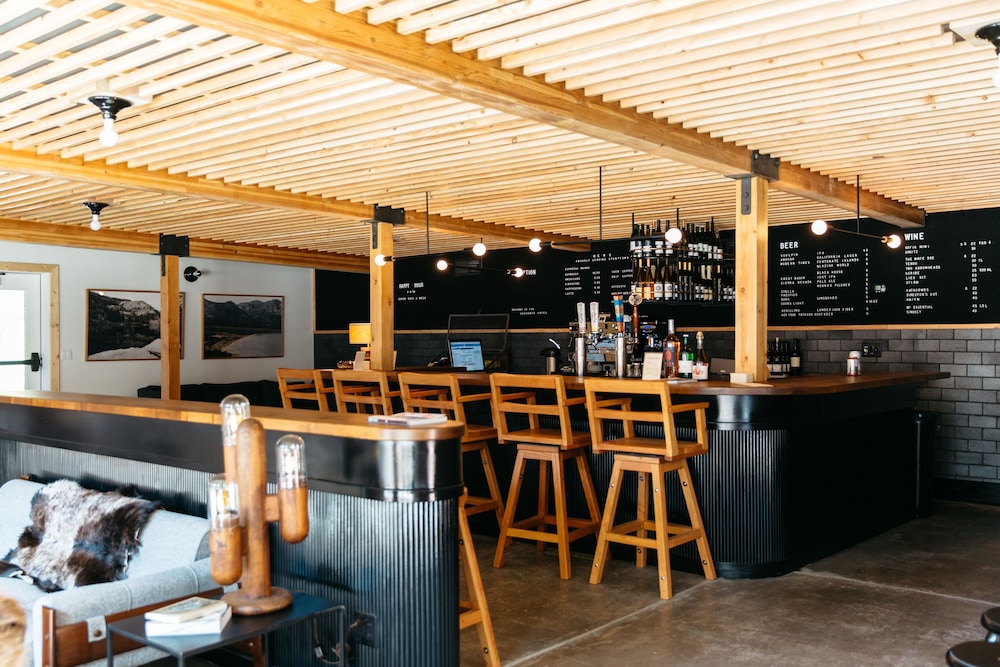The Coachman Hotel - photo 101