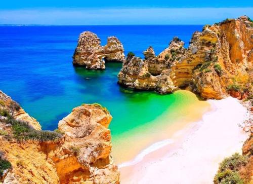 My dreamy beach house . Wi fi . Pool . Welcome — 4-Star Luxury Hotel in Lagos, Portugal