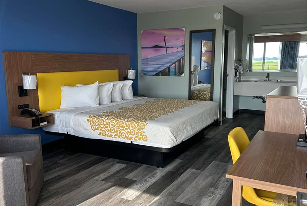 Days Inn & Suites by Wyndham Jennings - photo 23