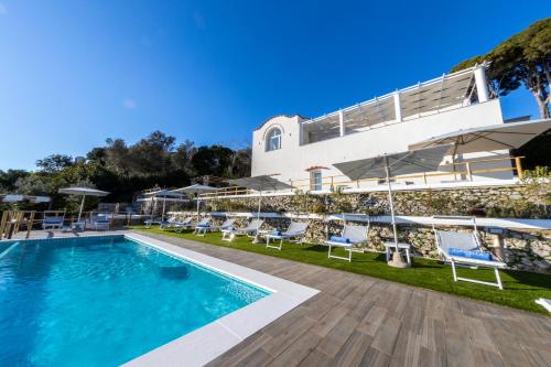 Dimora Maiuri L'Olivella — 4-Star Luxury Hotel in Anacapri, Italy