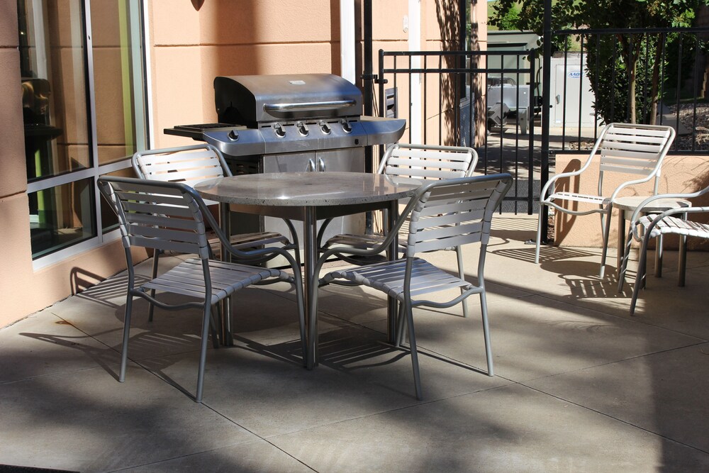 Fairfield Inn & Suites by Marriott Texarkana - photo 60