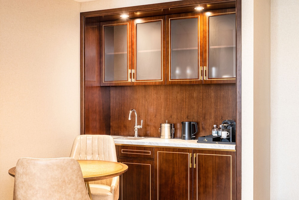 Blossom Hotel Houston Curio Collection by Hilton - photo 18