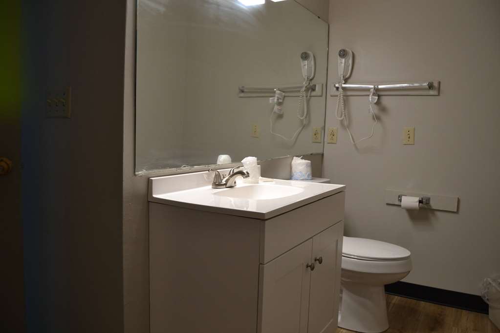 Days Inn and Suites by Wyndham Sikeston - photo 35