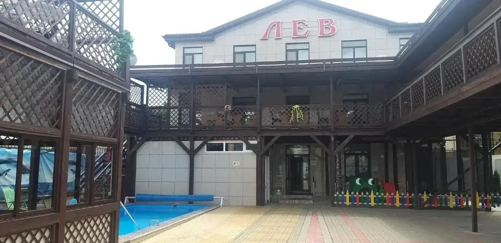Lev — Arkhipo-Osipovka — photo 3