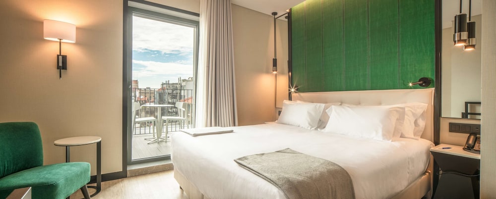 NH Hotel Porto Jardim — 4-Star Luxury Hotel in Porto, Portugal