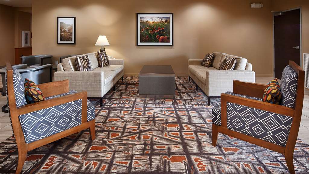 Best Western Plus Elmendorf Hotel San Antonio Hotel - photo 4