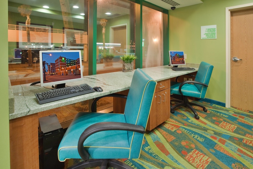 Holiday Inn & Suites Virginia Beach North Beach by IHG - photo 88