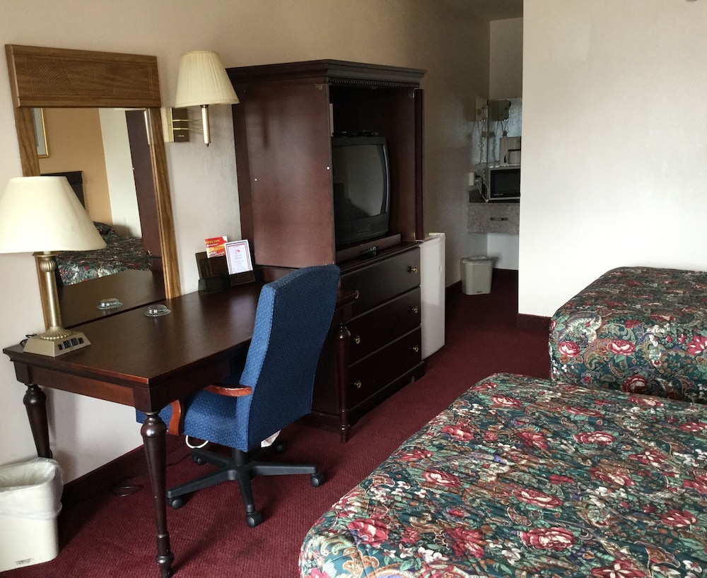 Belmont Inn & Suites - photo 5