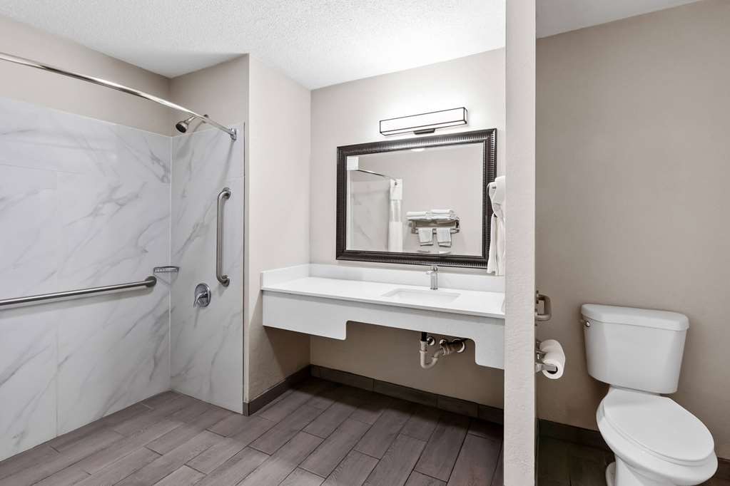 Days Inn by Wyndham Brownsville - photo 19