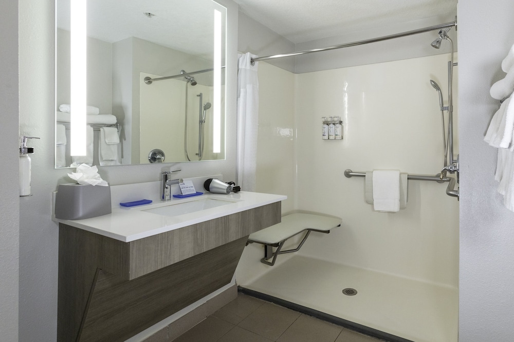 Holiday Inn Express & Suites Jacksonville Airport by IHG - photo 43