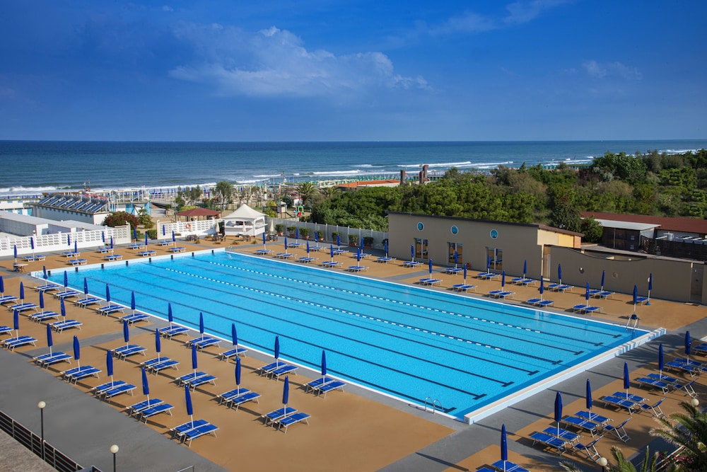 Grand Hotel Continental in Marina Di Pisa-Tirrenia-Calambrone, Italy