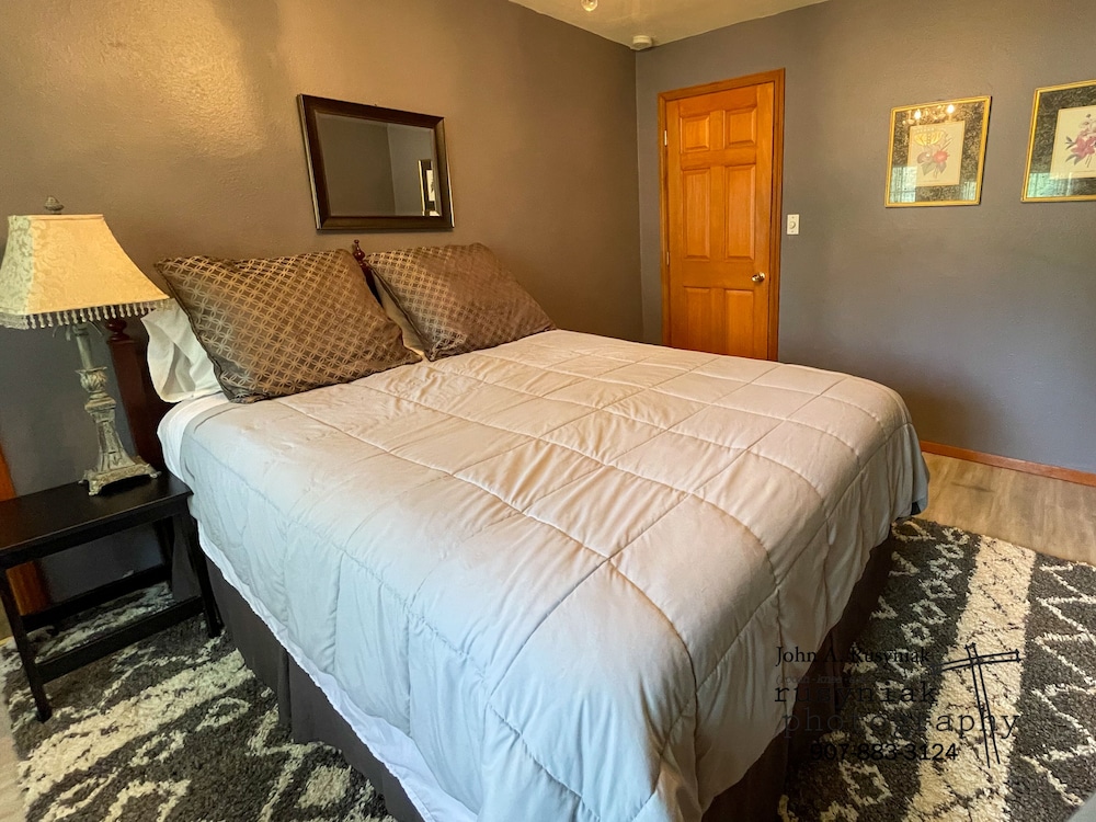 A Hyde Away Inn B And B 4448896 — Tok