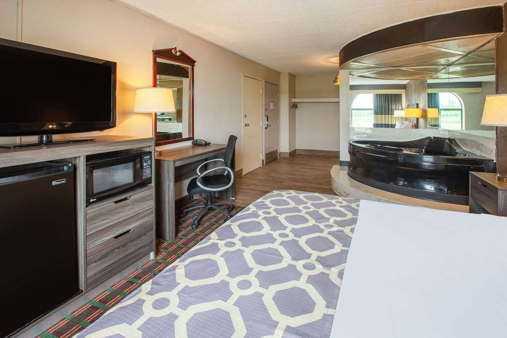 Baymont by Wyndham Northwood - photo 32
