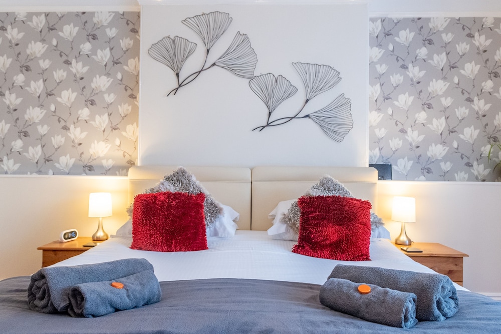 Beecroft Lodge — 4-Star Luxury Hotel in Paignton, United Kingdom