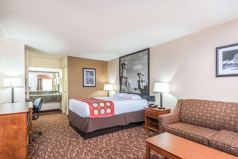 Super 8 by Wyndham Clovis - photo 7