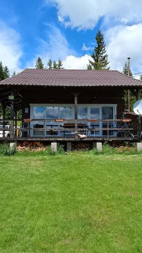 Casuta Schiorului in Marisel, Romania