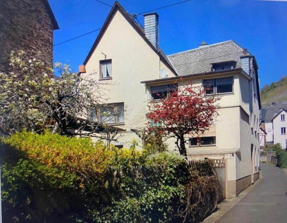 UferZeit Dein Ankerplatz an der Mosel in Ediger-Eller, Germany