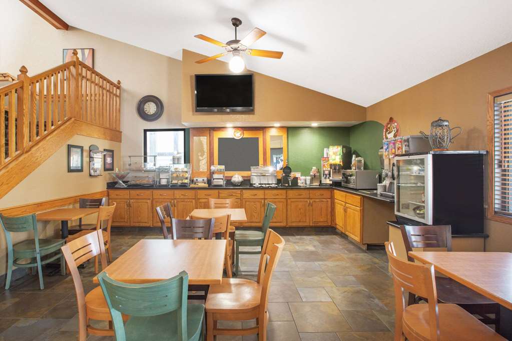 AmericInn by Wyndham Ankeny Des Moines - photo 11