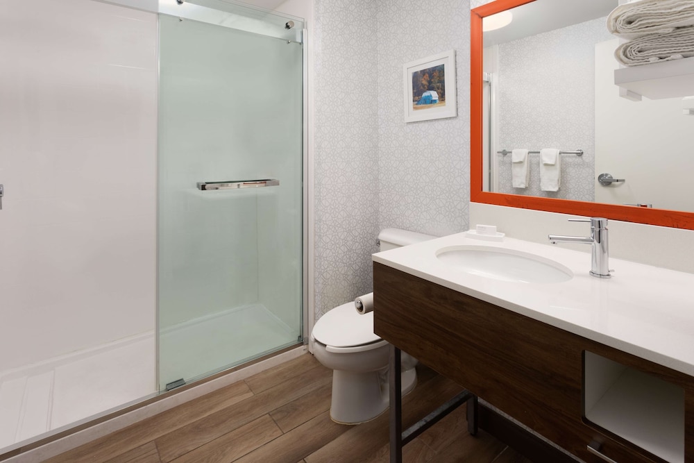 Hampton Inn & Suites Scottsburg - photo 17