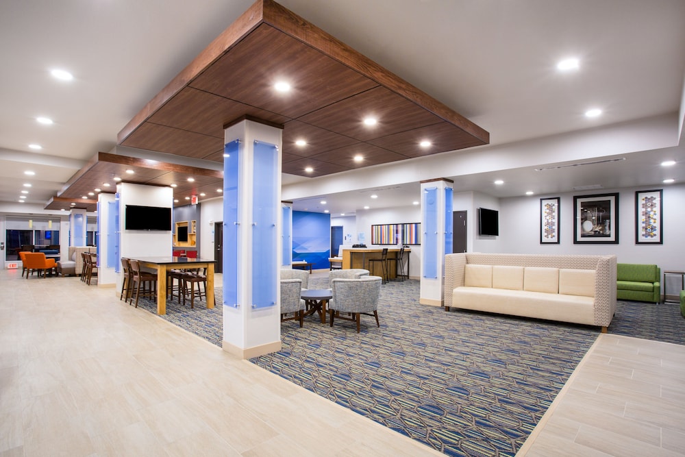Holiday Inn Express & Suites Rapid City Rushmore South by IHG - photo 44