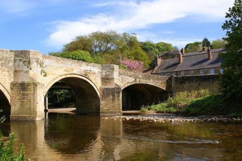Riverside Cottage Luxury Character Holiday Home — 4-Star Luxury Hotel in Felton, United Kingdom