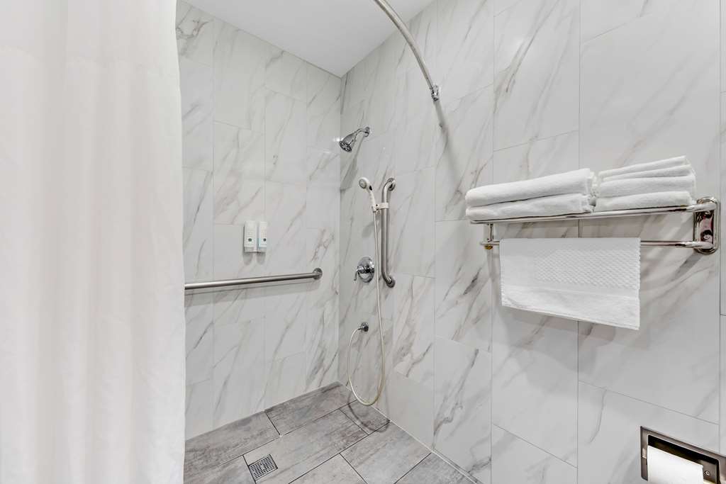 Quality Inn & Suites Sacramento Downtown Area - photo 6