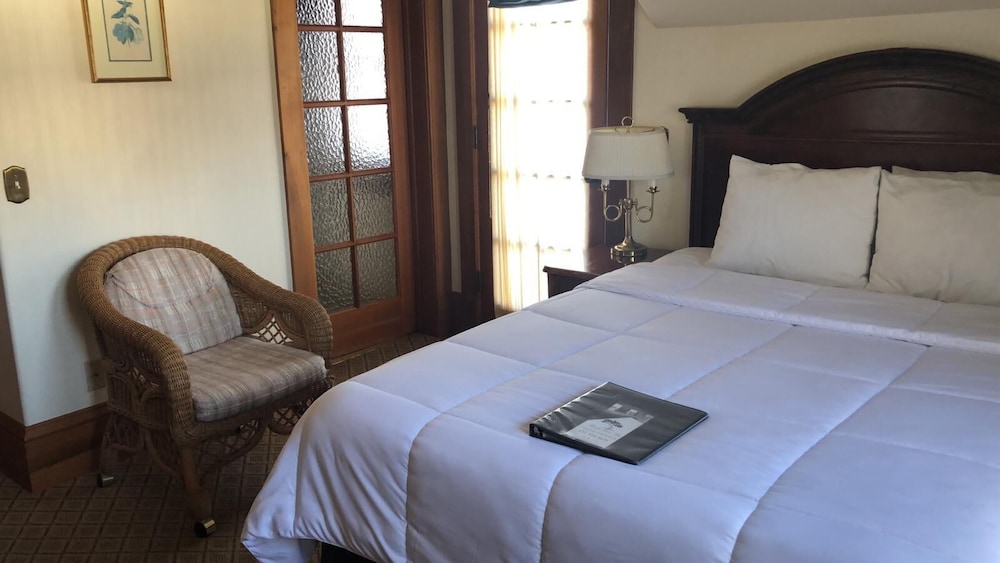 Pacific Grove Inn - photo 16