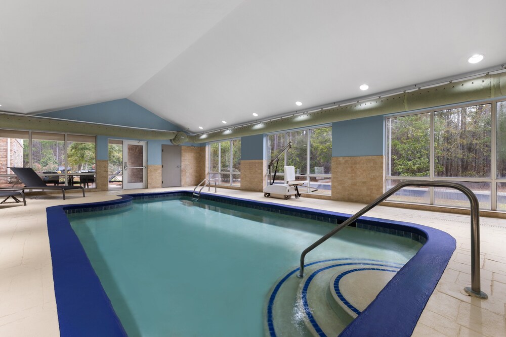Holiday Inn Express Savannah Airport - photo 26