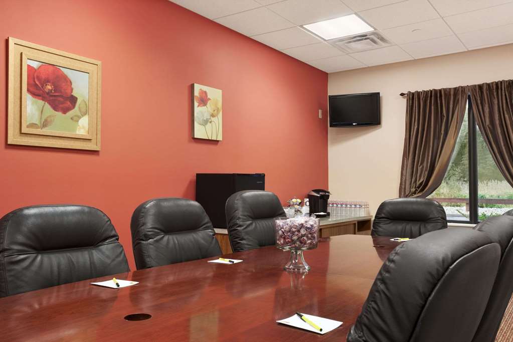 Super 8 by Wyndham Pennsville Wilmington - photo 12