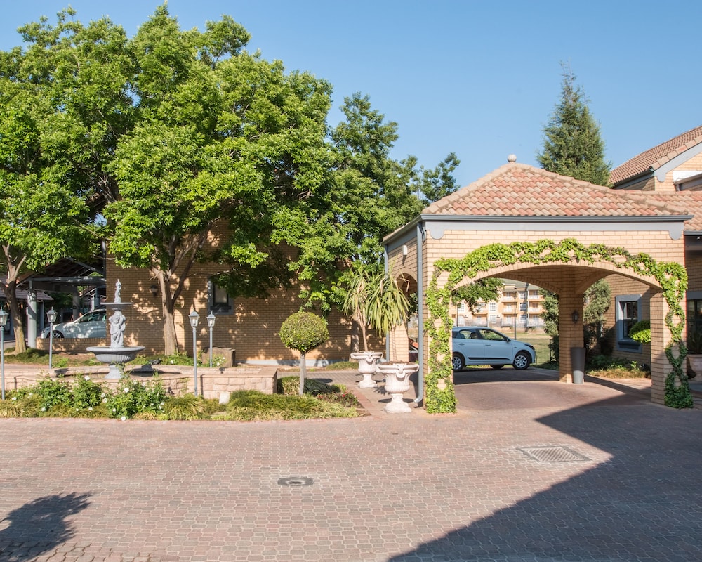 City Lodge Hotel Eastgate — 4-Star Luxury Hotel in Johannesburg, South Africa