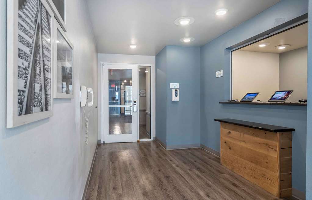 WoodSpring Suites Austin Northwest - photo 8